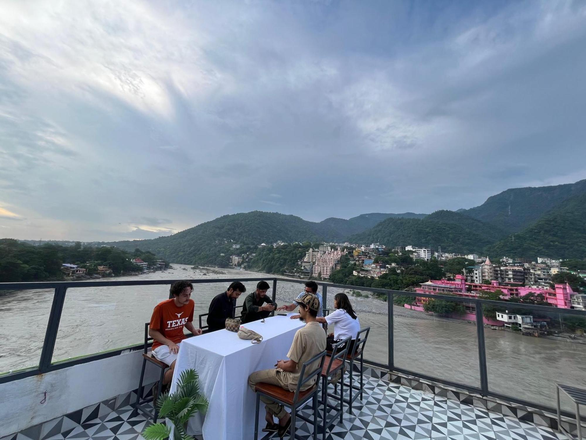Хостел Joey'S By The Ganges Ришикеш Экстерьер фото